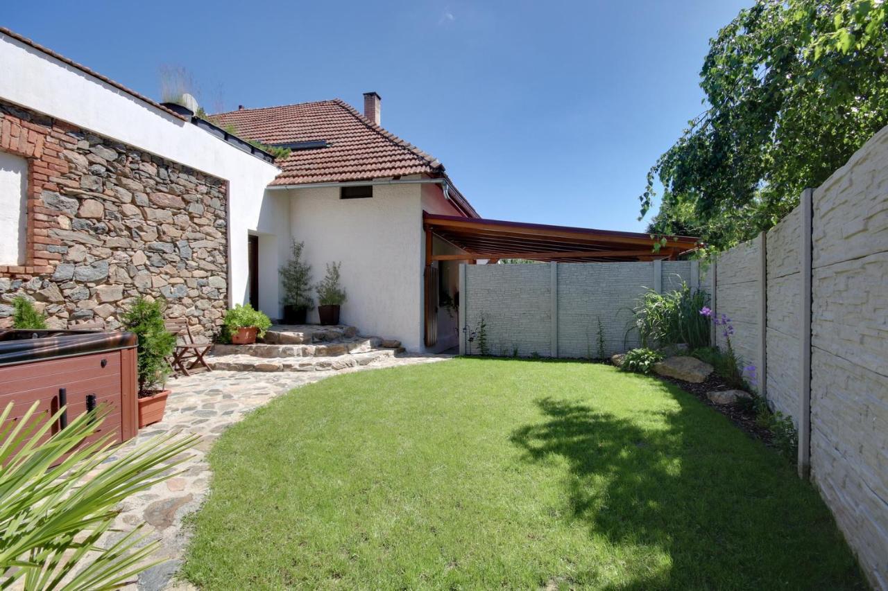 Holiday Home Kvitek Ctetin Екстер'єр фото